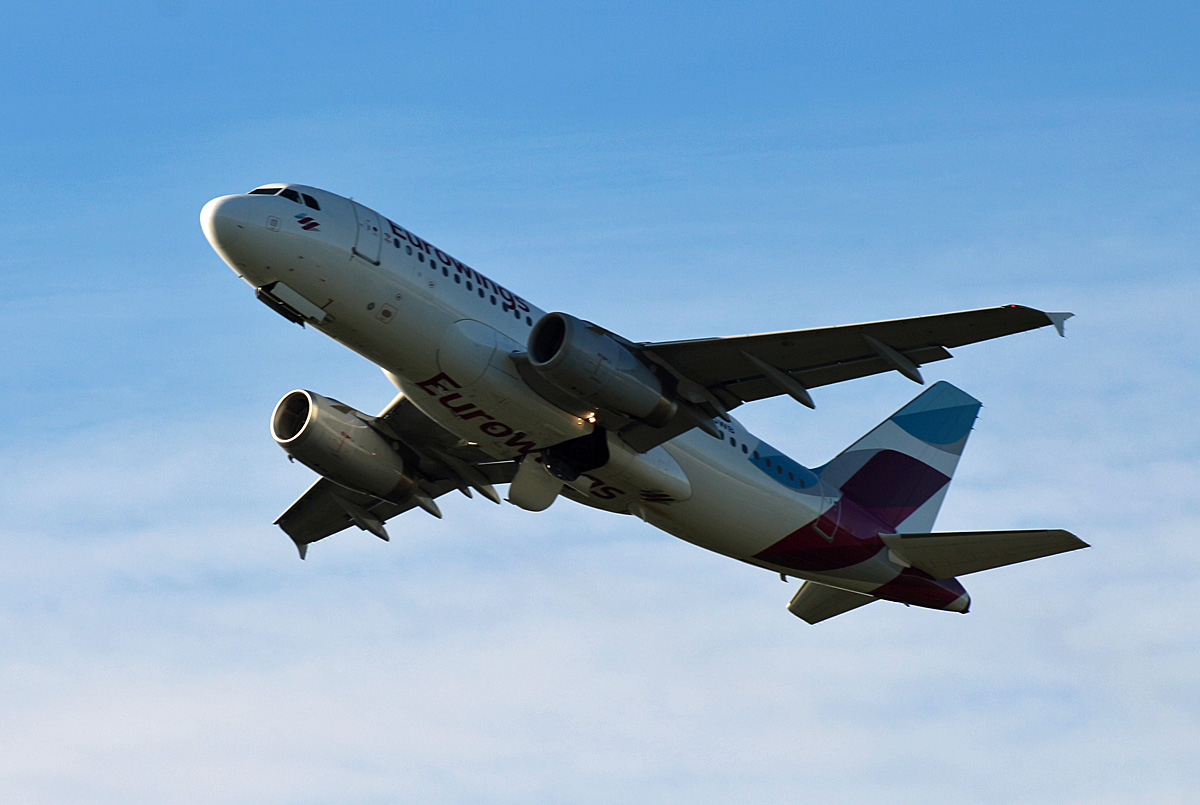 Eurowings, Airbus A 319-132, D-AGWE, TXL, 06.10.2019
