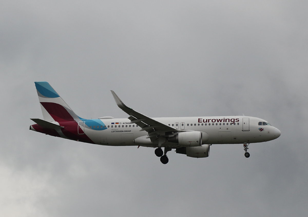 Eurowings, Airbus A 320-214, D-AEWC, BER, 09.06.2026