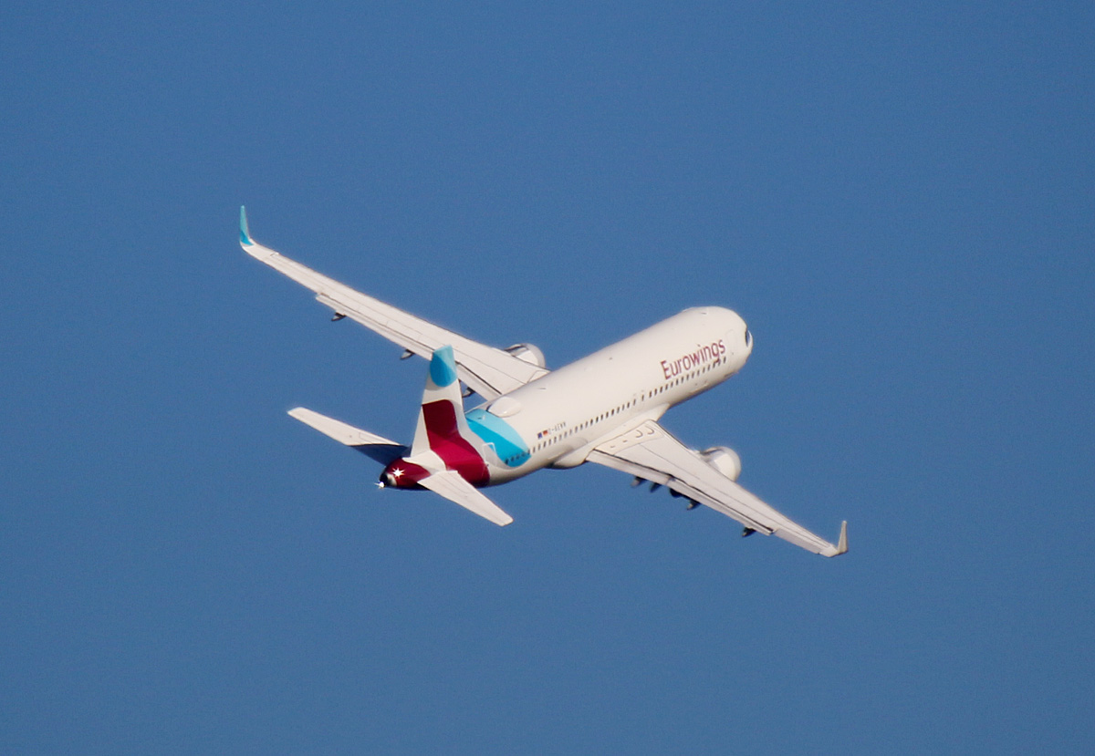 Eurowings, Airbus A 320-214, D-AEWW, BER, 09.10.2021
