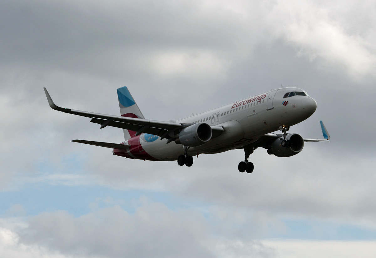 Eurowings, Airbus A 320-214, D-AIZU, TXL, 12.09.2017
