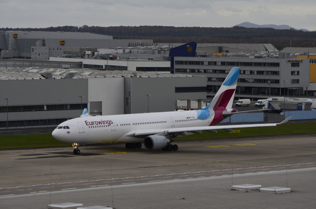 Eurowings, Airbus A 330-203, D-AXGA vor dem Start nach Puerto Plata auf dem Flughafen Köln/Bonn (14.11.2015)