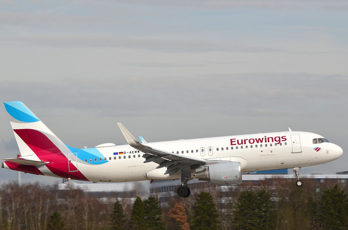 Eurowings Airbus A320 D-AEWW bei der Landung am Airport Hamburg Helmut Schmidt am 11.03.18