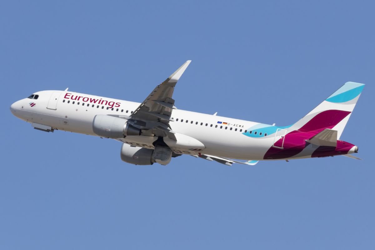 Eurowings, D-AEWA, Airbus, A320-214, 24.04.2016, PMI, Palma de Mallorca, Spain 



