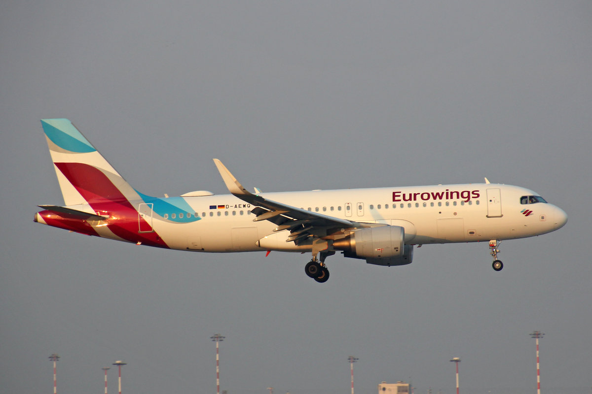Eurowings, D-AEWQ, Airbus A320-214, msn: 7398, 15.Oktober 2018, MXP Milano-Malpensa, Italy.