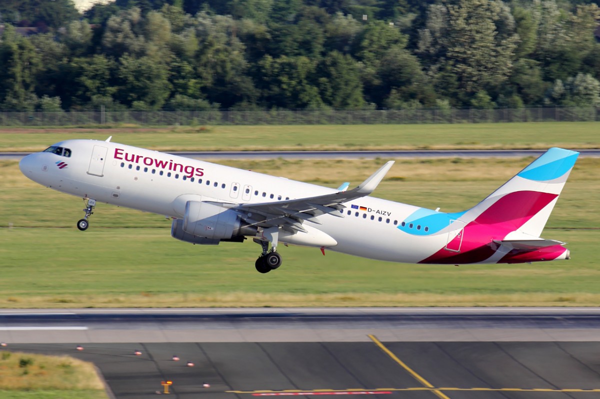 Eurowings D-AIZV beim Start in Düsseldorf 7.7.2015