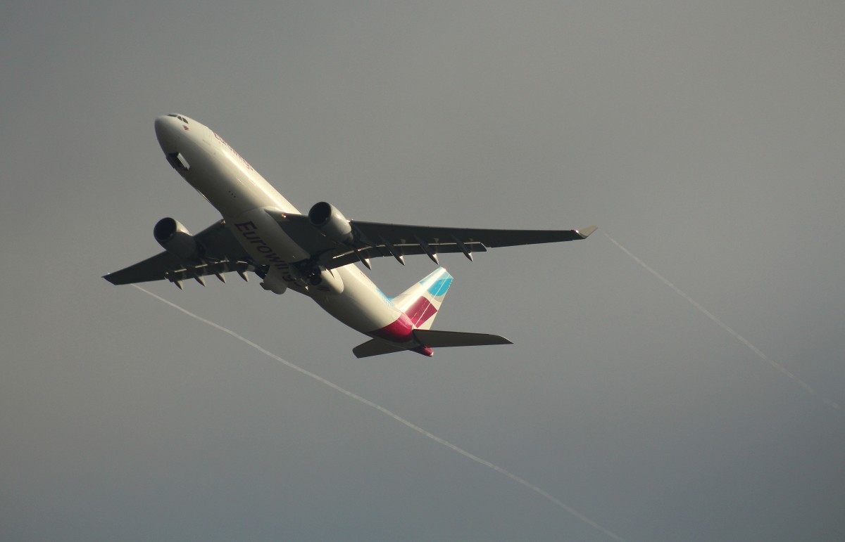 Eurowings, D-AXGA,(C/N 530),Airbus A 330-203, 22.11.2015,CGN-EDDK, Köln -Bonn, Germany 