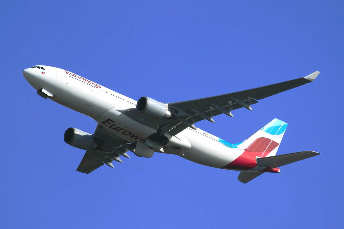 Eurowings, D-AXGC, Airbus A330-203. Gestartet in Köln-Bonn (CGN/EDDK) zum Flug nach Puerto Plata (POP). Aufnahmedatum: 29.10.2016.