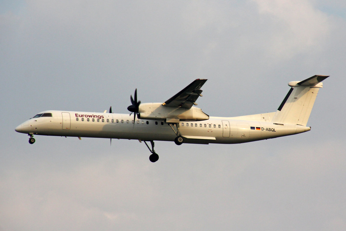Eurowings (Operated by LGW Luftfahrtgesellschaft Walter), D-ABQL, Bombardier DHC 8-402, msn: 4184, 15.Oktober 2018, MXP Milano-Malpensa, Italy.