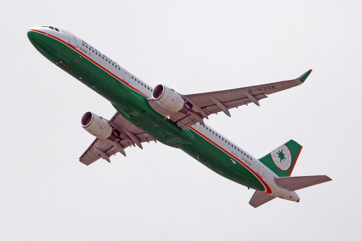 Eva Airways, B-16208, Airbus A321-211 SL, msn: 6024, 18.April 2014, HKG Hong Kong.