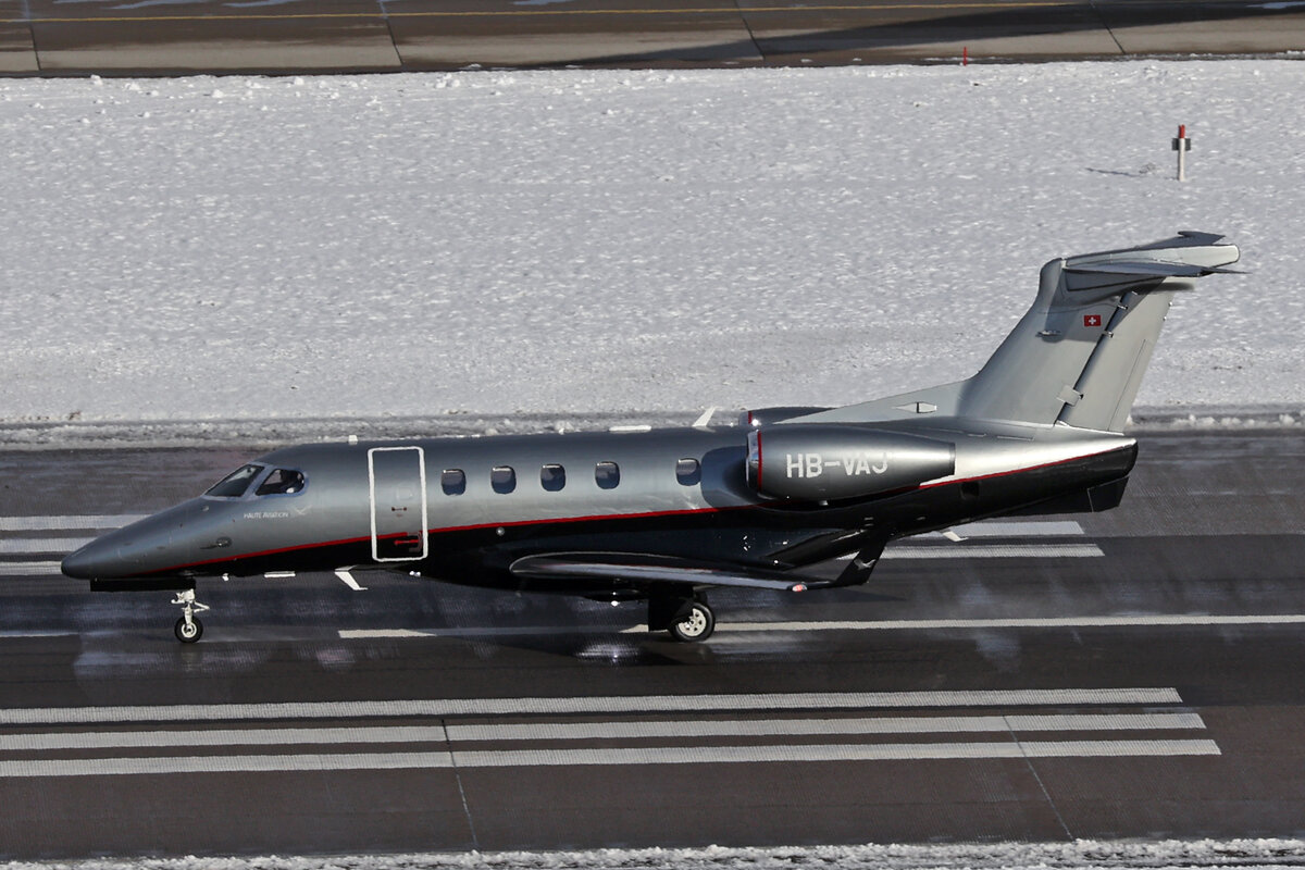 ExecuJet Europe AG, HB-VAJ, Embraer EMB-505 Phenom 300E, msn: 50500631, 19.Januar 2024, ZRH Zürich, Switzerland.