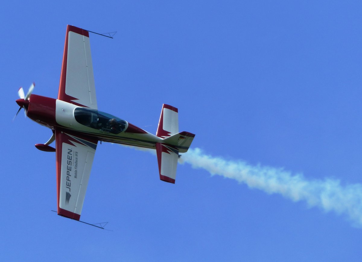 Extra 300, D-EZOZ, Flugplatz Gera (EDAJ), 20.5.2017