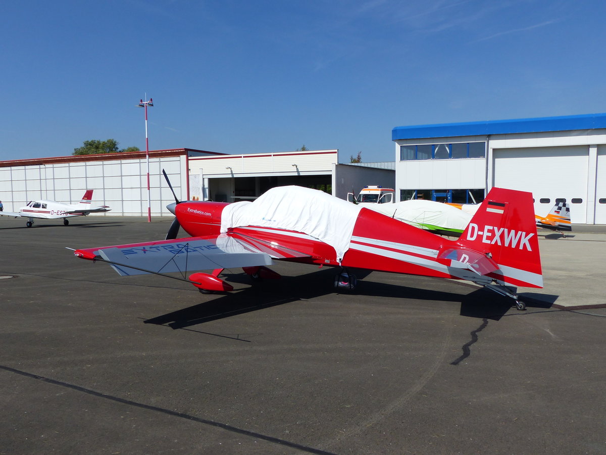 Extra 330 LX, D-EXWK, Flugplatz Gera (EDAJ), 28.8.2017