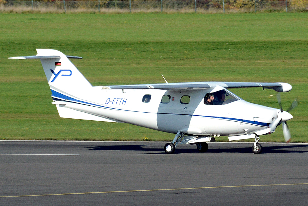 Extra EA-400 D-ETTH beim Start von Bonn-Hangelar - 23.10.2015