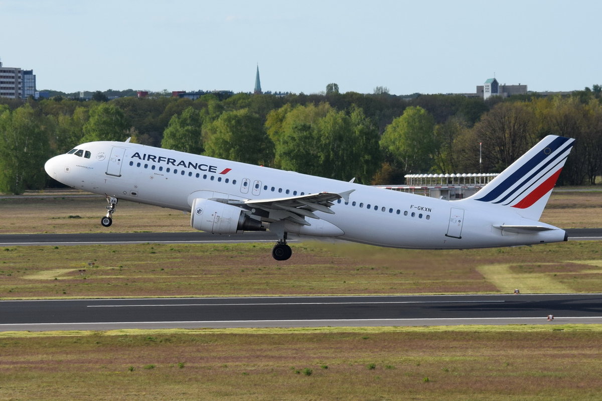 F-GKXN Air France Airbus A320-214   am 04.05.2016 in Tegel gestartet