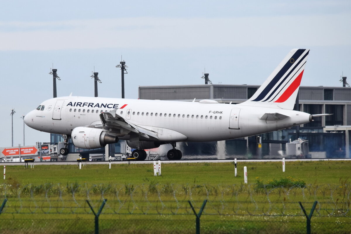 F-GRHK , Air France , Airbus A319-111 , 17.10.2021 , Berlin-Brandenburg  Willy Brandt  , BER , 