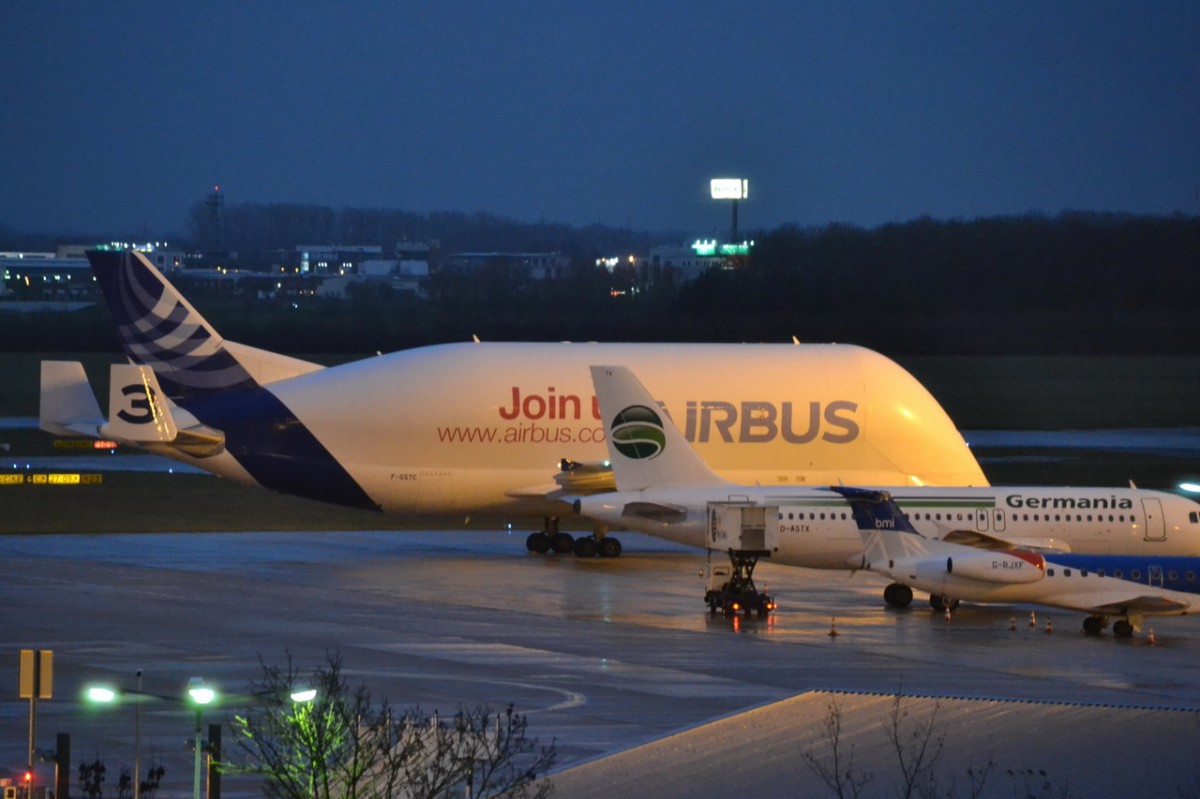 F-GSTC Airbus Transport International Airbus A300B4-608ST     

1.12.2013  Flughafen Bremen