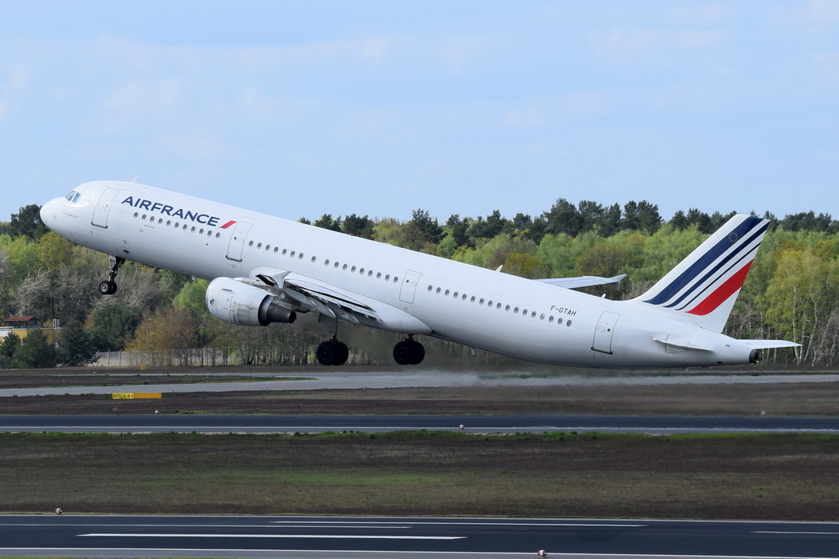 F-GTAH Air France Airbus A321-212  in Tegel gestartet am 04.05.2016