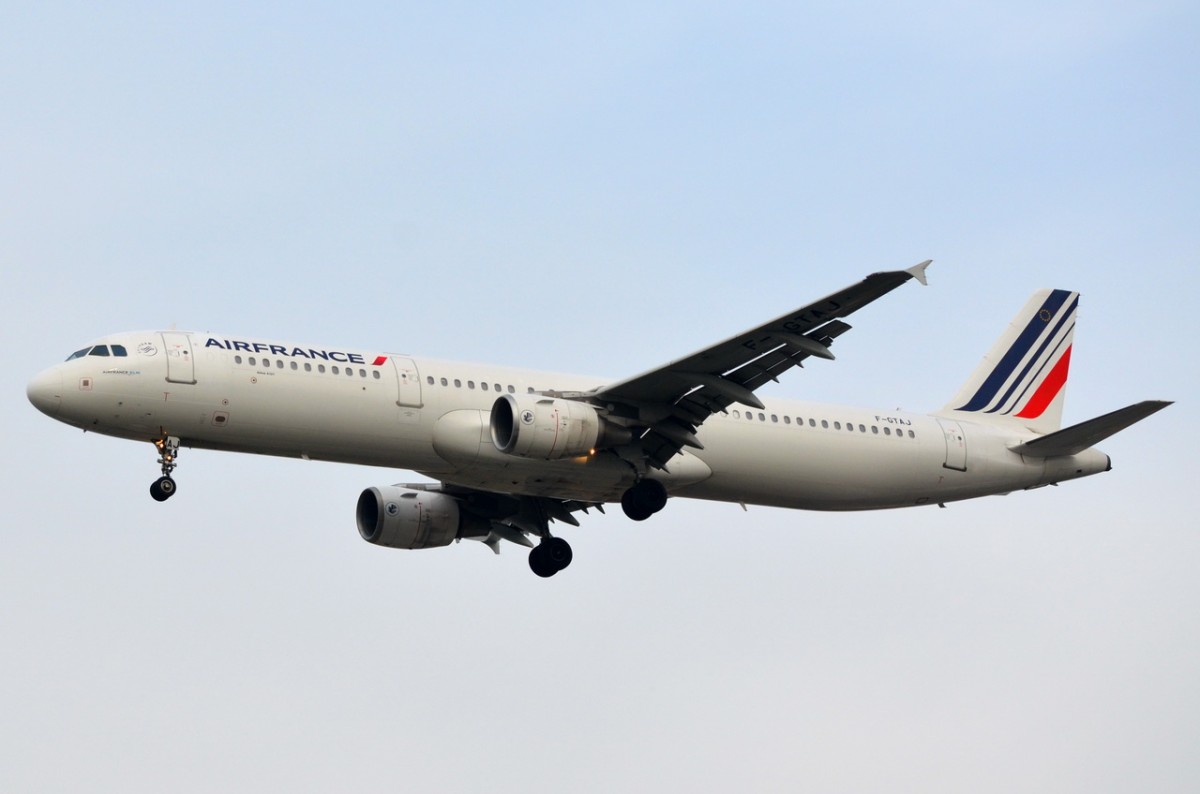 F-GTAJ Air France Airbus A321-212    beim Anflug Tegel am 05.11.2014