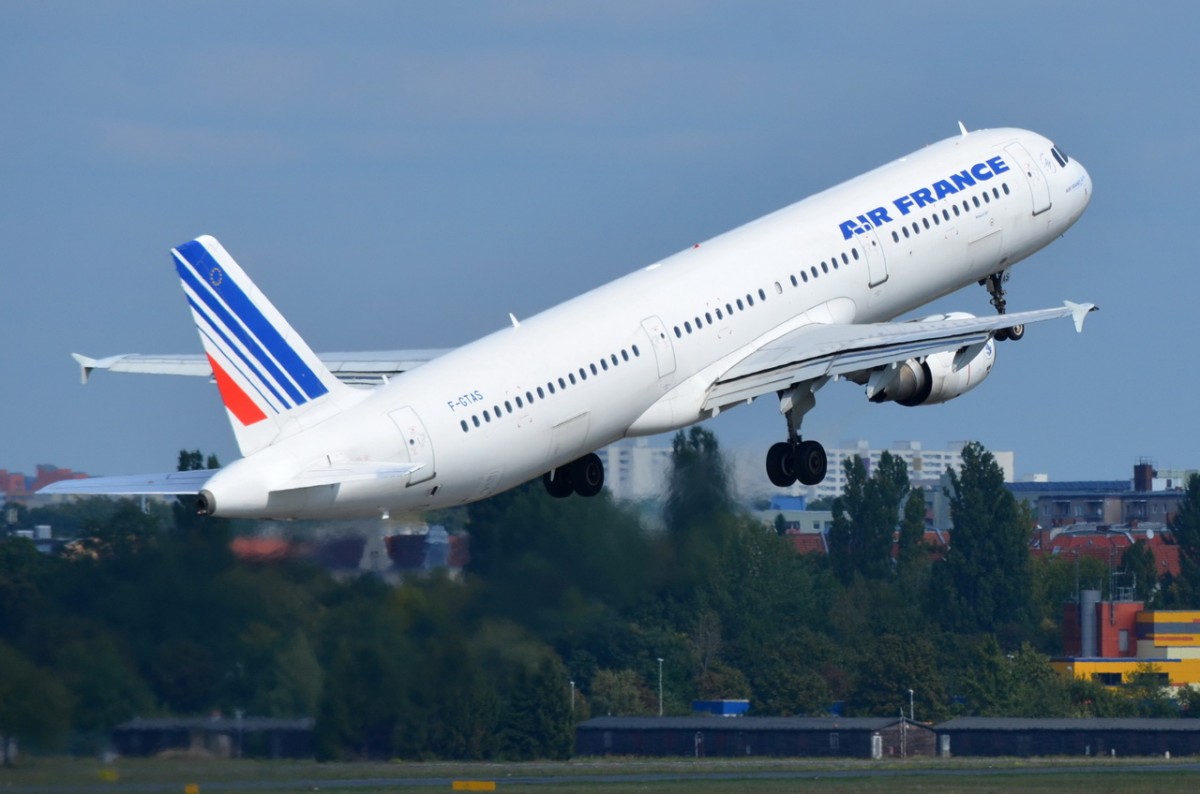 F-GTAS  Air France Airbus A321-212    am 03.09.2014 gestartet in Tegel