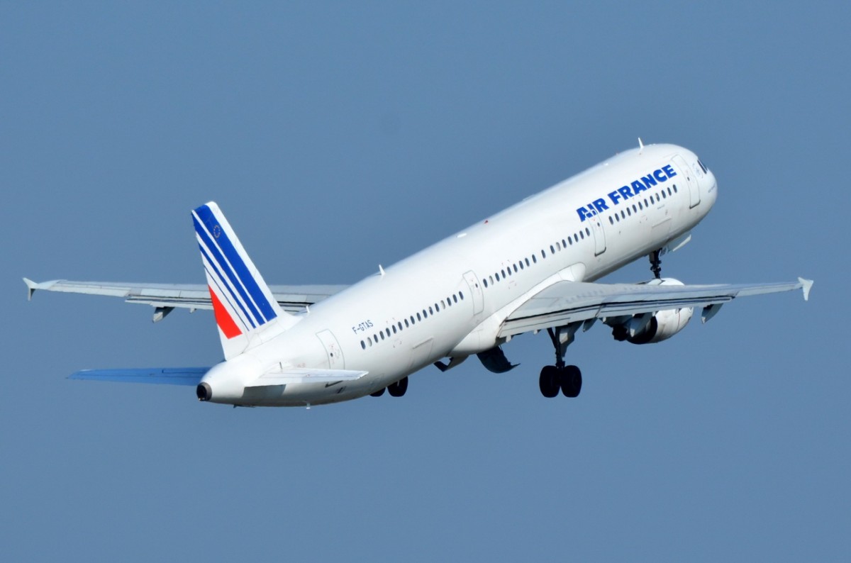 F-GTAS Air France Airbus A321-212    gestartet am 04.09.2014 in Tegel