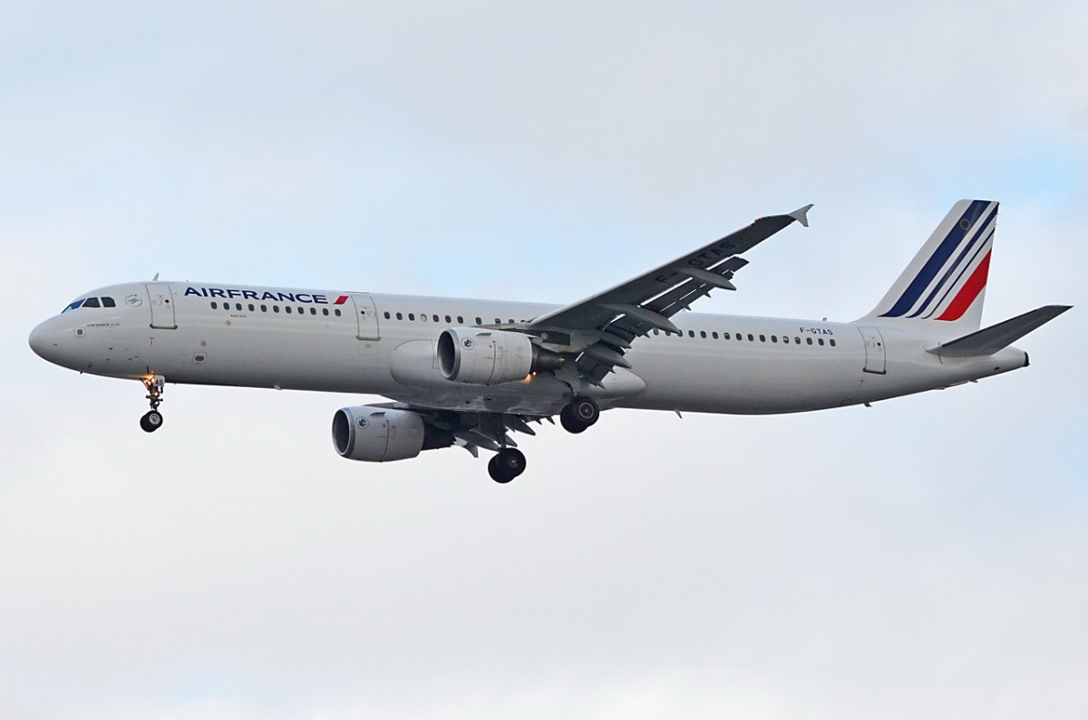 F-GTAS Air France Airbus A321-212  am 25.02.2015 beim Anflug Tegel