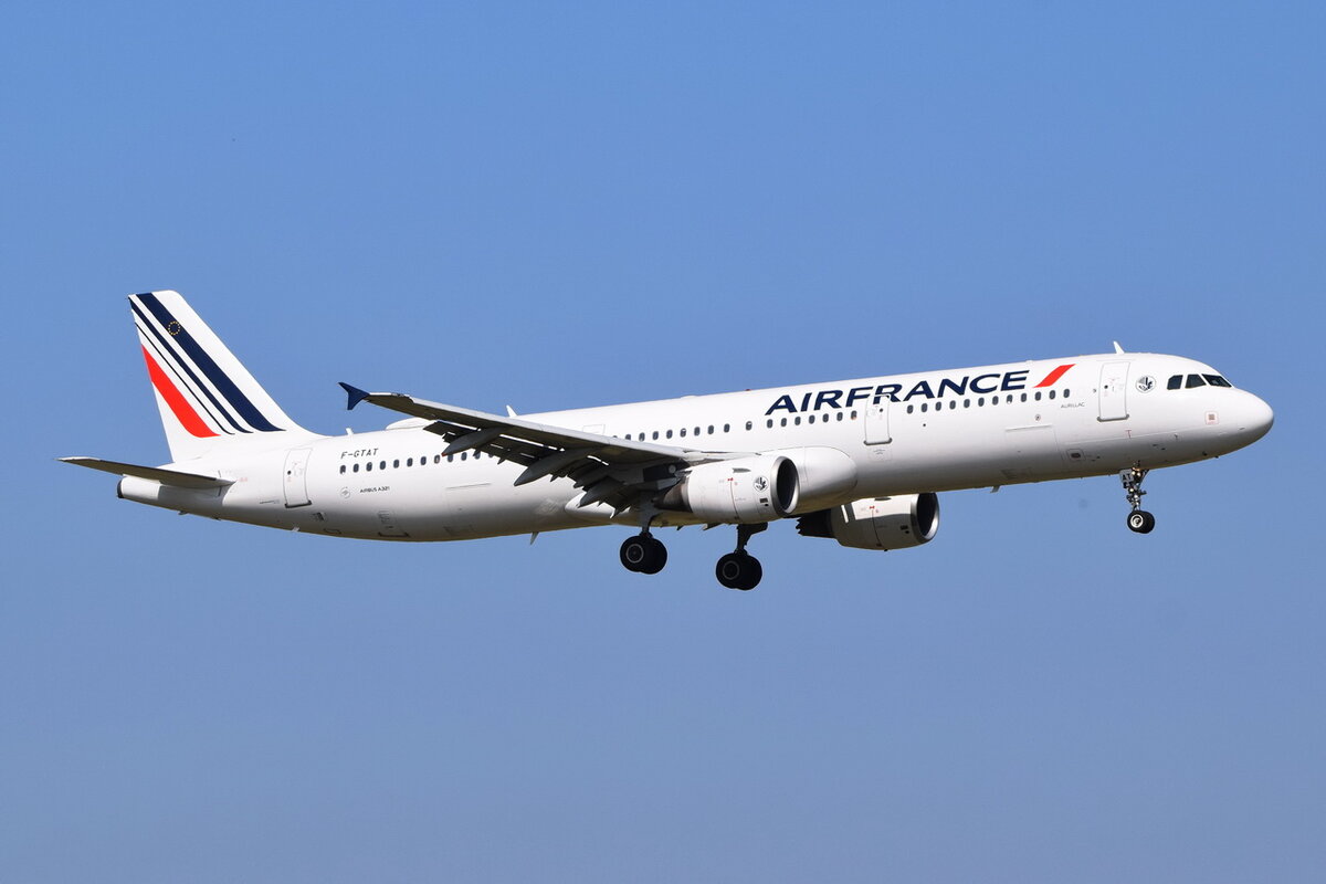 F-GTAT , Air France , Airbus A321-212 , 24.04.2022 , Berlin-Brandenburg  Willy Brandt  , BER , 
