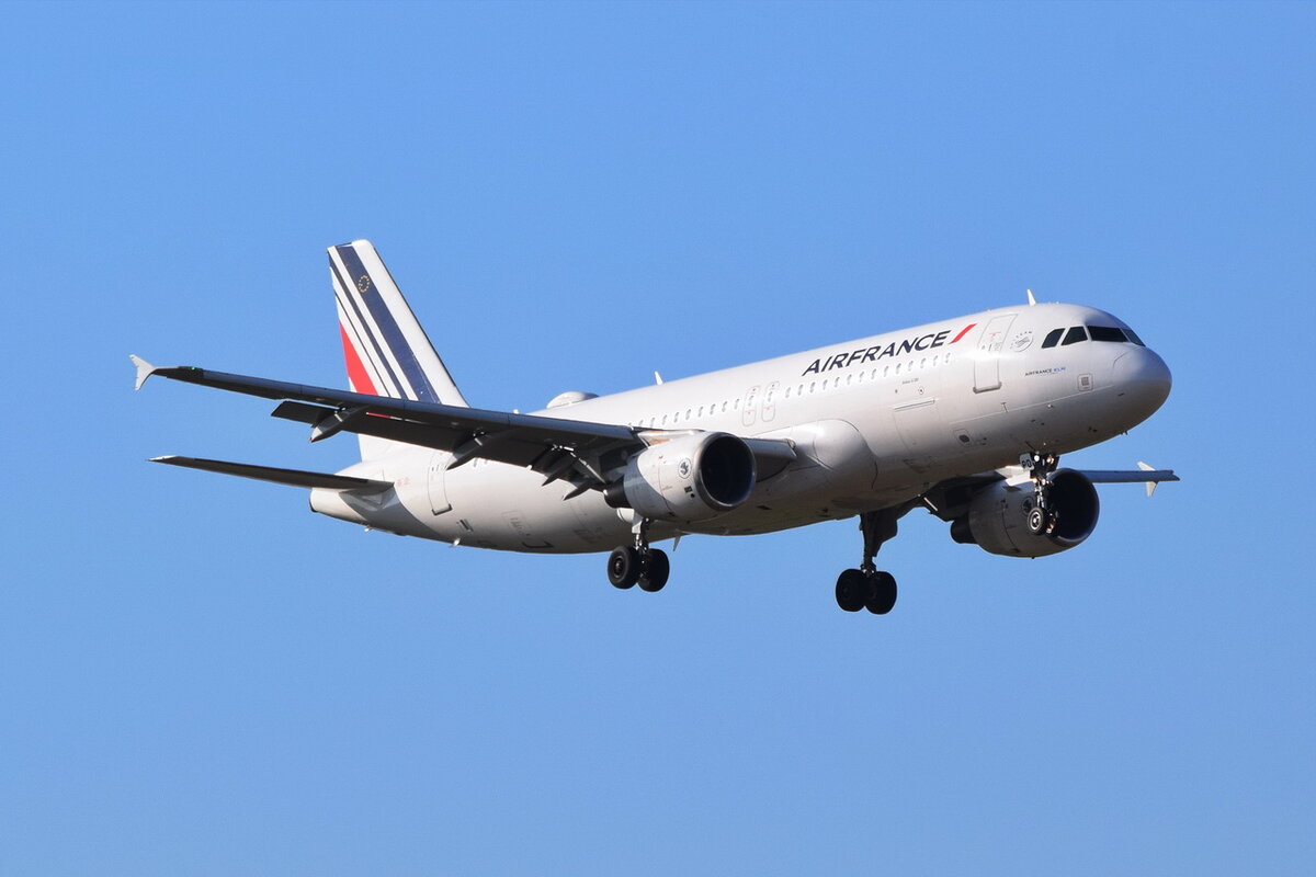 F-HEPD , Air France , Airbus A320-214 , 02.03.2022 , Berlin-Brandenburg  Willy Brandt  , BER , 