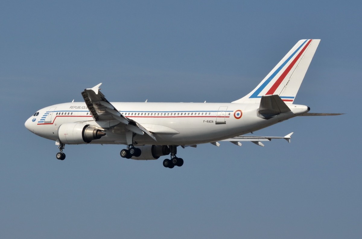 F-RADA Armée de l'Air (French Air Force) Airbus A310-304   in Tegel beim Anflug am 20.03.2015