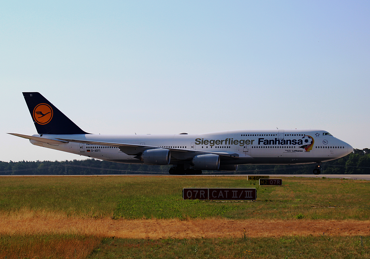 Fanhansa Siegerflieger, Boeing B 747-830, D-ABYI, SXF, 04.06.2016, ILA 2016