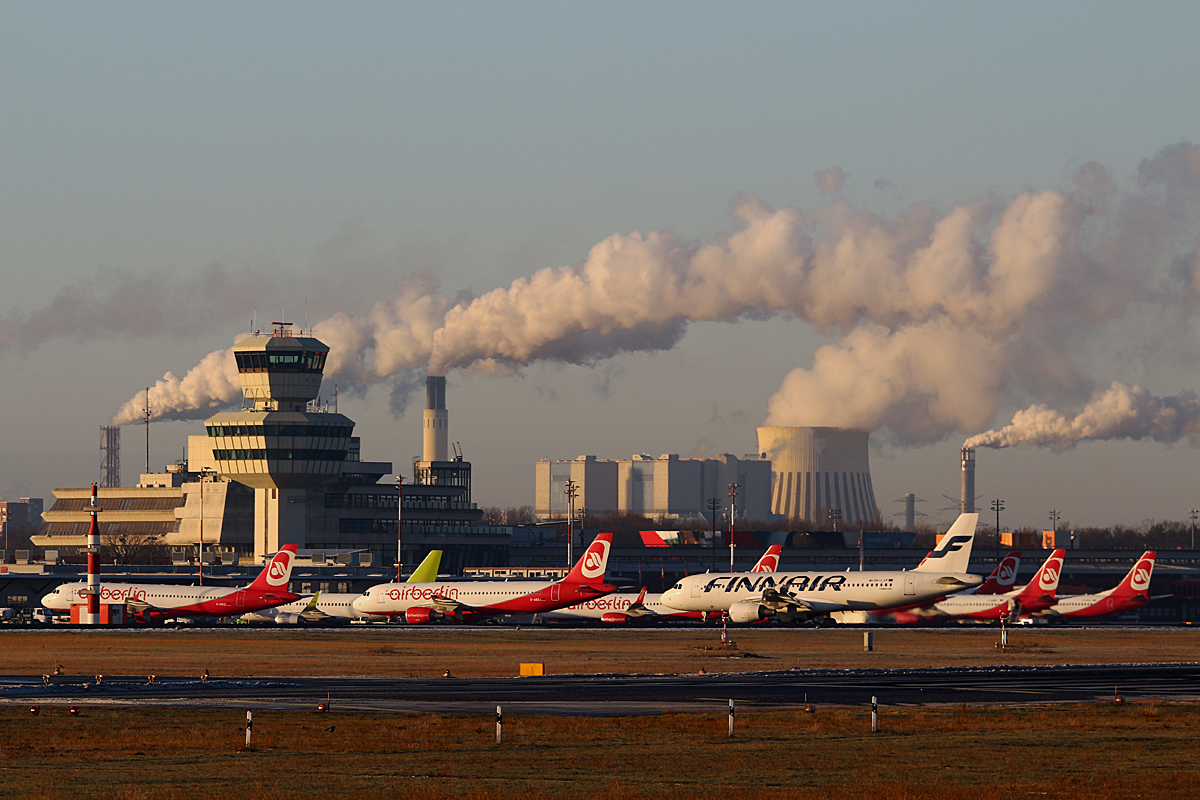 Finnair A 320-214 OH-LXF nach der Landung in Berlin-Tegel am 09.01.2016
