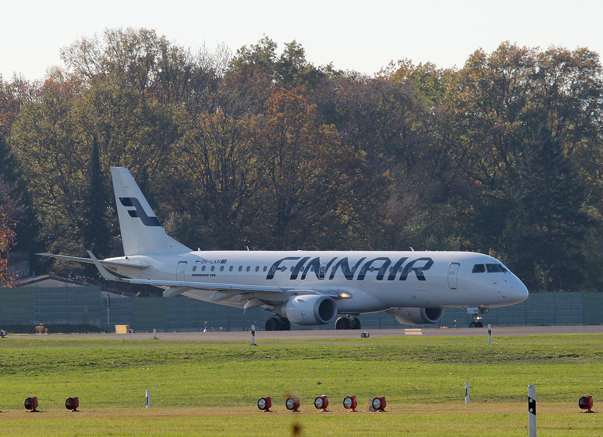 Finnair ERJ-190-100LR OH-LKH kurz vor dem Start in Berlin-Tegel am 31.10.2013