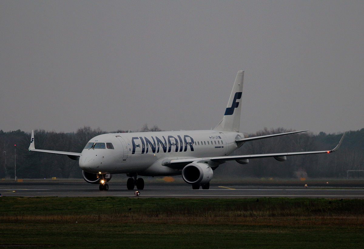 Finnair ERJ-190-100LR OH-LKR bei der Ankunft in Berlin-Tegel am frhen Morgen des 29.11.2014