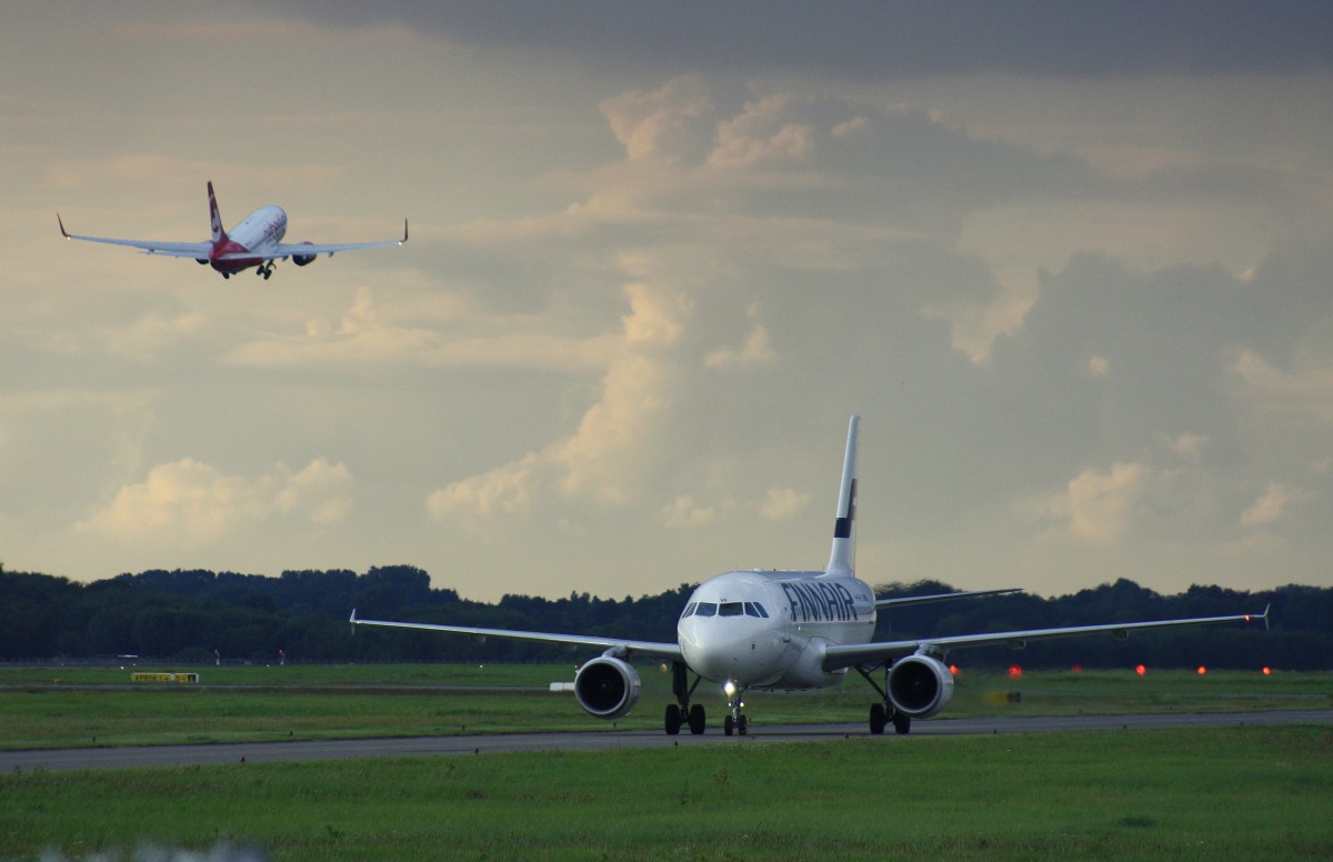 Finnair, OH-LVK,(c/n 2124),Airbus A 319-112, 02.09.2015, HAM-EDDH, Hamburg, Germany 