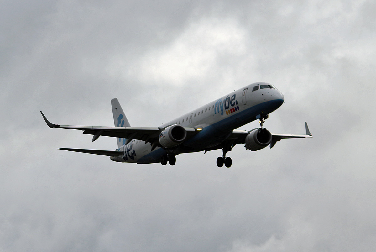 Flybe, ERJ-185-200LR, G-FBEN, TXL, 08.10.2017