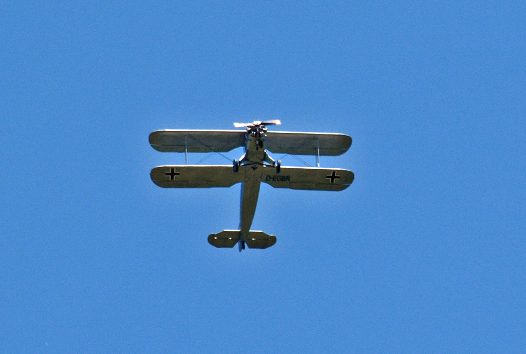 Focke Wulf FW-44 Stieglitz (ehemalige zivile und militärische Schulmaschine), D-EGBR über Schleiden/Eifel - 07.08.2016