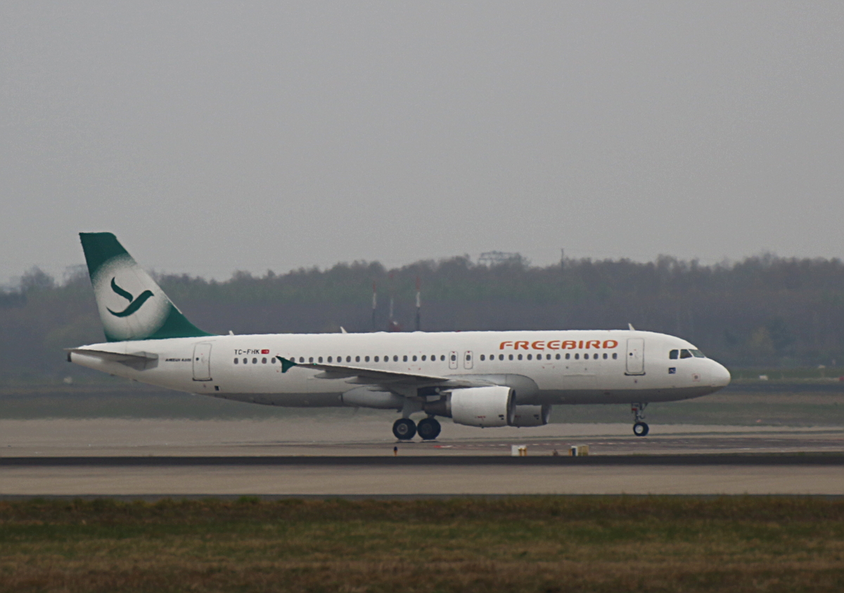 Freebird , Airbus A 320-214, TC-FHK, BER, 12.04.2026