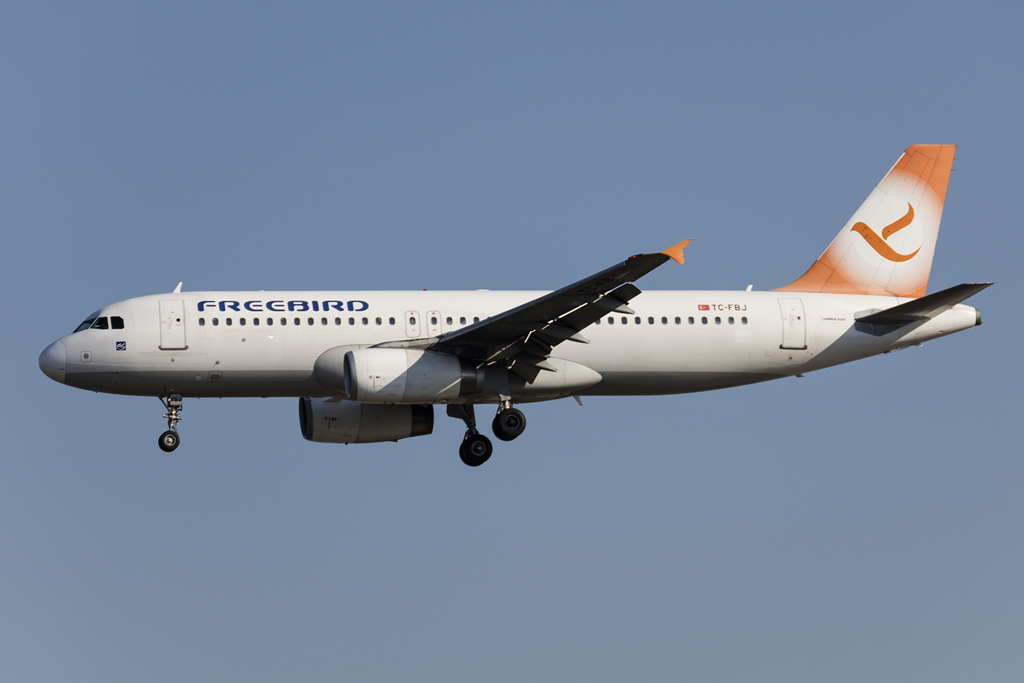 Freebird Airlines, TC-FBJ, Airbus, A320-232, 30.08.2015, FRA, Frankfurt, Germany



