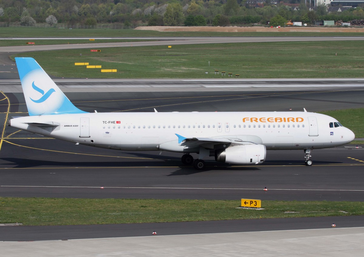 Freebird Airlines, TC-FHE, Airbus, A 320-200 (hellblaues Seitenleitwerk/Tail), 02.04.2014, DUS-EDDL, Dsseldorf, Germany