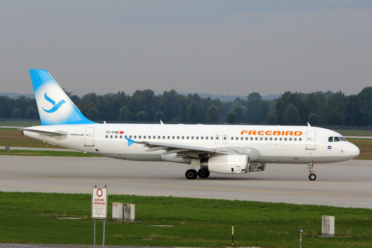 Freebird Airlines, TC-FHE, Airbus A320-232, 12.September 2015, MUC München, Germany.