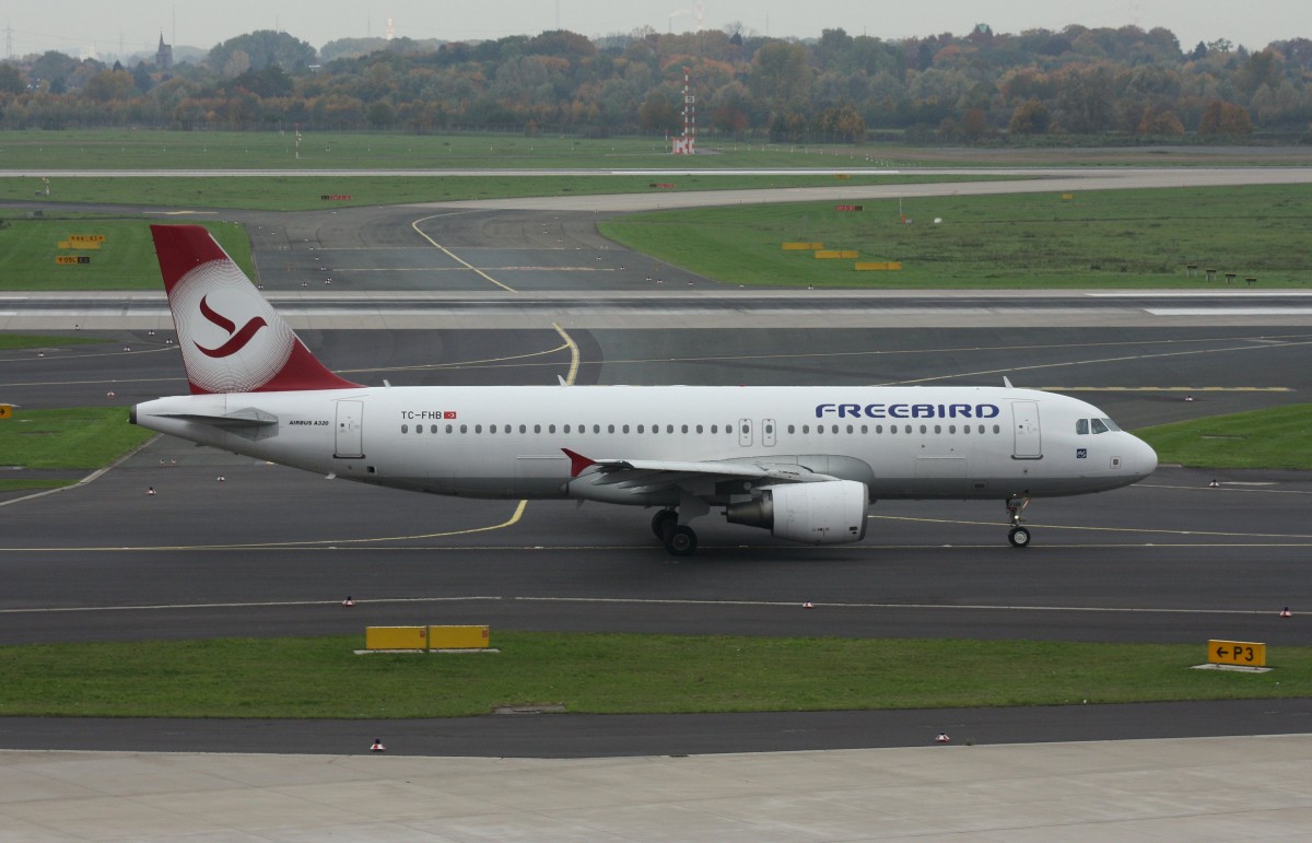 Freebird,TC-FHB,(C/N 3025),Airbus A 320-214, 24.10.2015,DUS-EDDL, Düsseldorf, Germany 