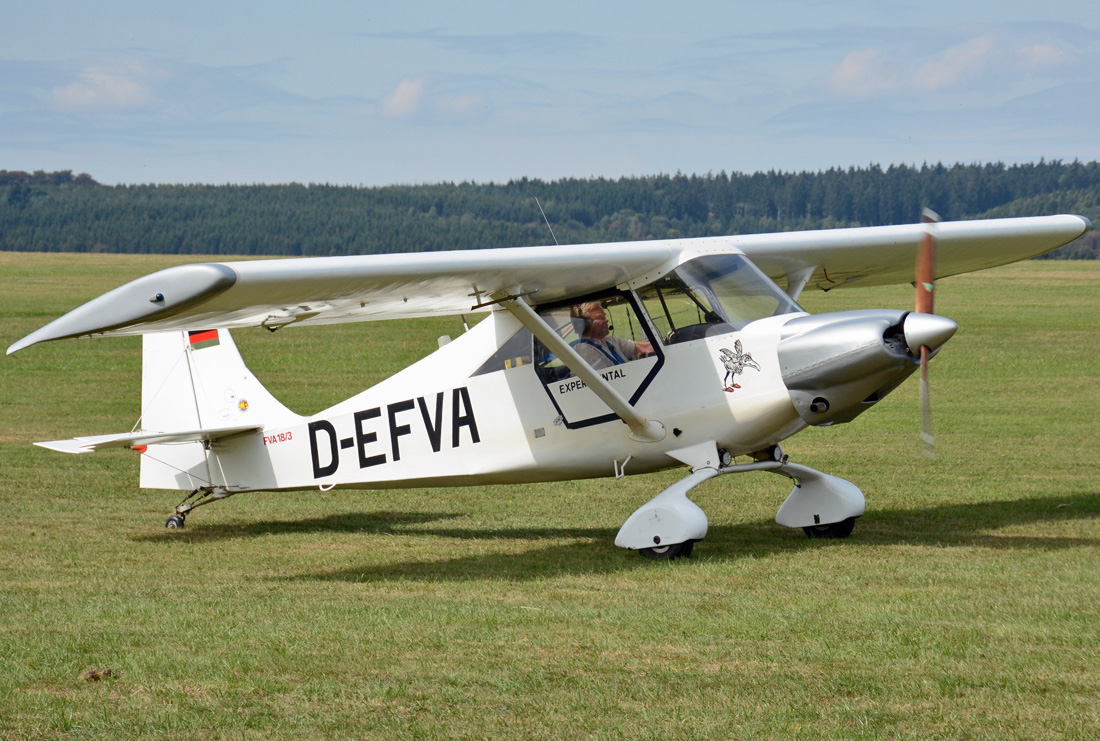 FVA 18-3 Silberkrähe, als Experimental unter D-EFVA zugelassen, auf dem Rollweg in Wershofen 03.09.2016