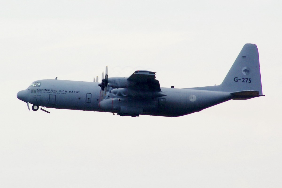 G-275 Royal Netherlands Air Force Lockheed C-130H-30 Hercules (L-382)    am 08.07.2015 gestartet in Tegel