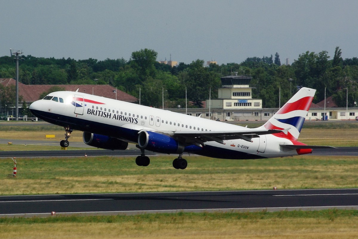 G-EUUW British Airways Airbus A320-232   gestartet in Tegel am 08.07.2015