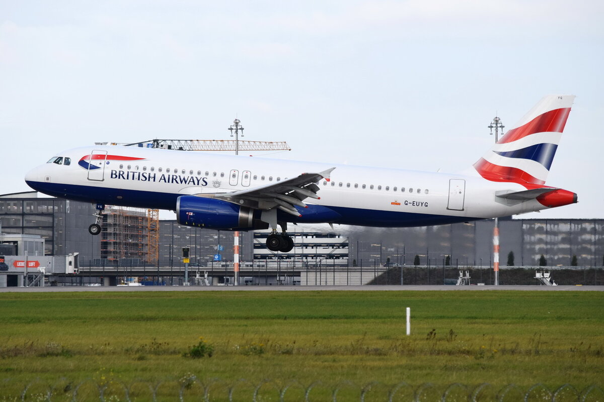 G-EUYG , British Airways , Airbus A320-232 , 17.10.2021 , Berlin-Brandenburg  Willy Brandt  , BER , 