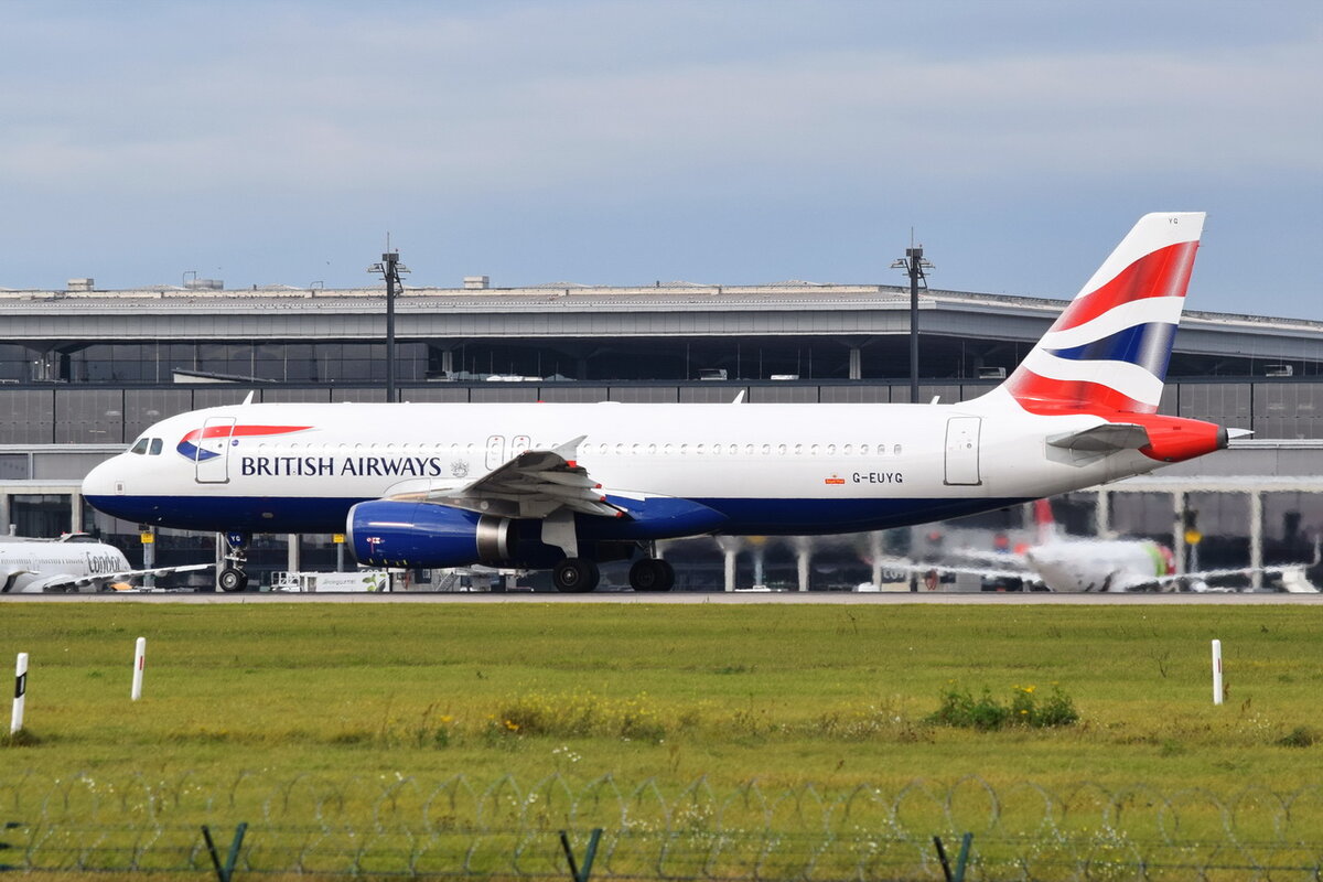 G-EUYG , British Airways , Airbus A320-232 , Berlin-Brandenburg  Willy Brandt  , BER , 17.10.2021