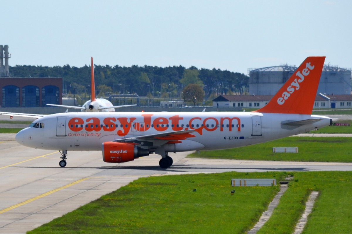 G-EZBN easyJet Airbus A319-111    in Schönefeld gelandet 17.04.2014