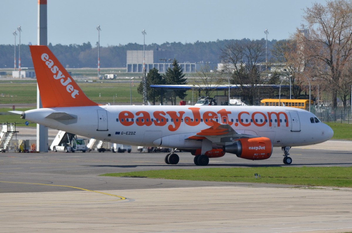 G-EZDZ easyJet Airbus A319-111    am 14.04.2015 in Schönefeld