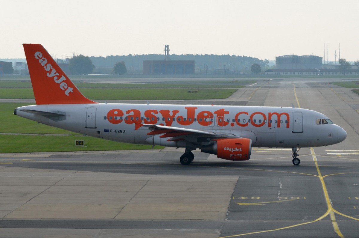 G-EZGJ easyJet Airbus A319-111   zum Start am 13.10.2014 in Schönefeld