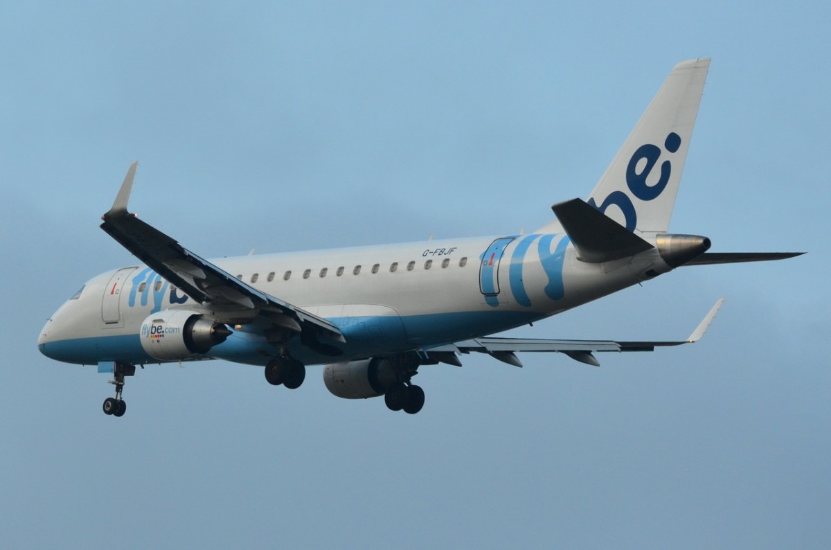 G-FBJF Flybe Embraer ERJ-175STD (ERJ-170-200)   beim Anflug auf Tegel am 21.11.2014