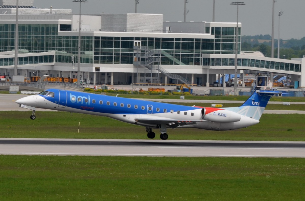 G-RJXD bmi Regional Embraer ERJ-145EP   am 12.05.2015 in München bei der Landung